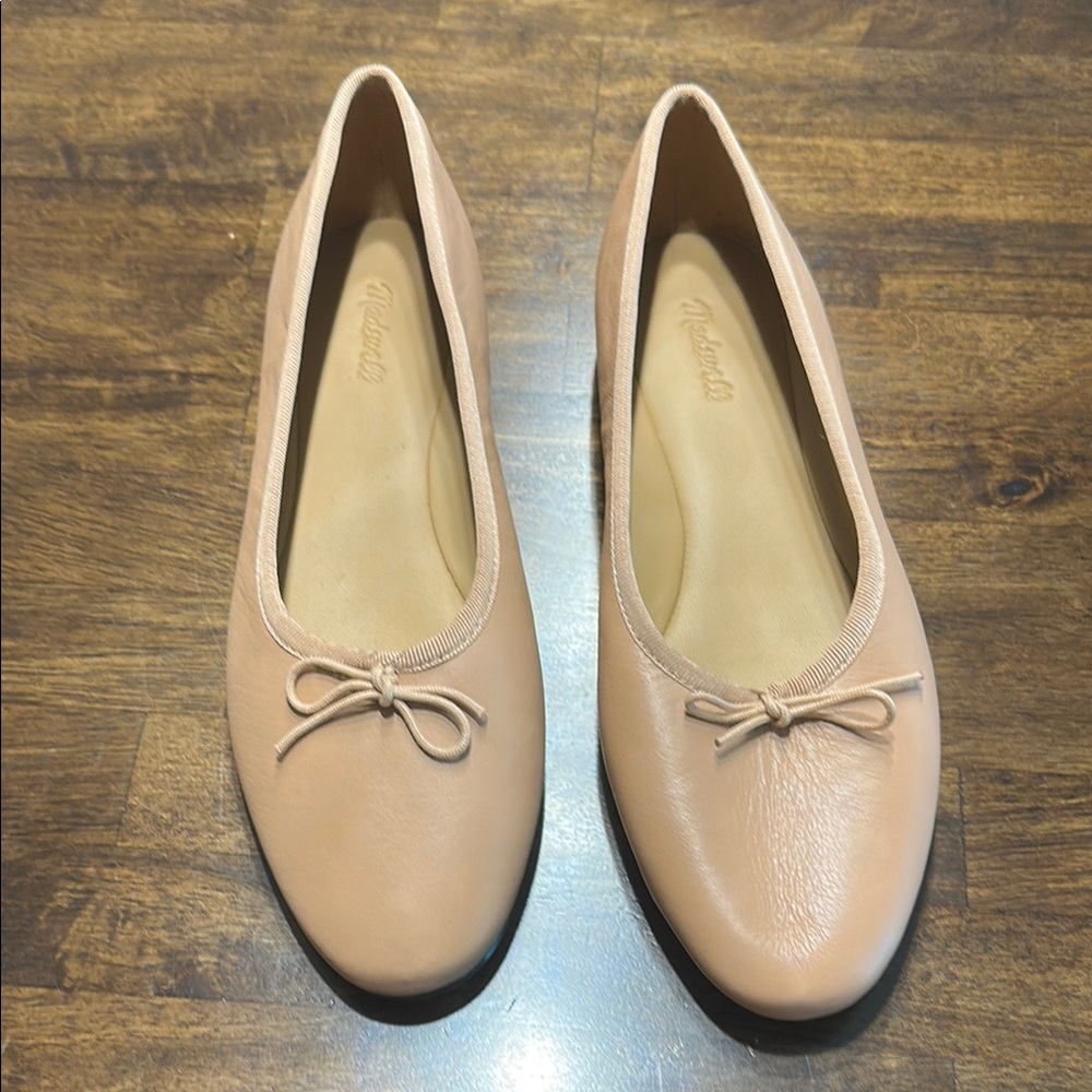 Madewell Tan Flats Rounded Toe Minimalist Design